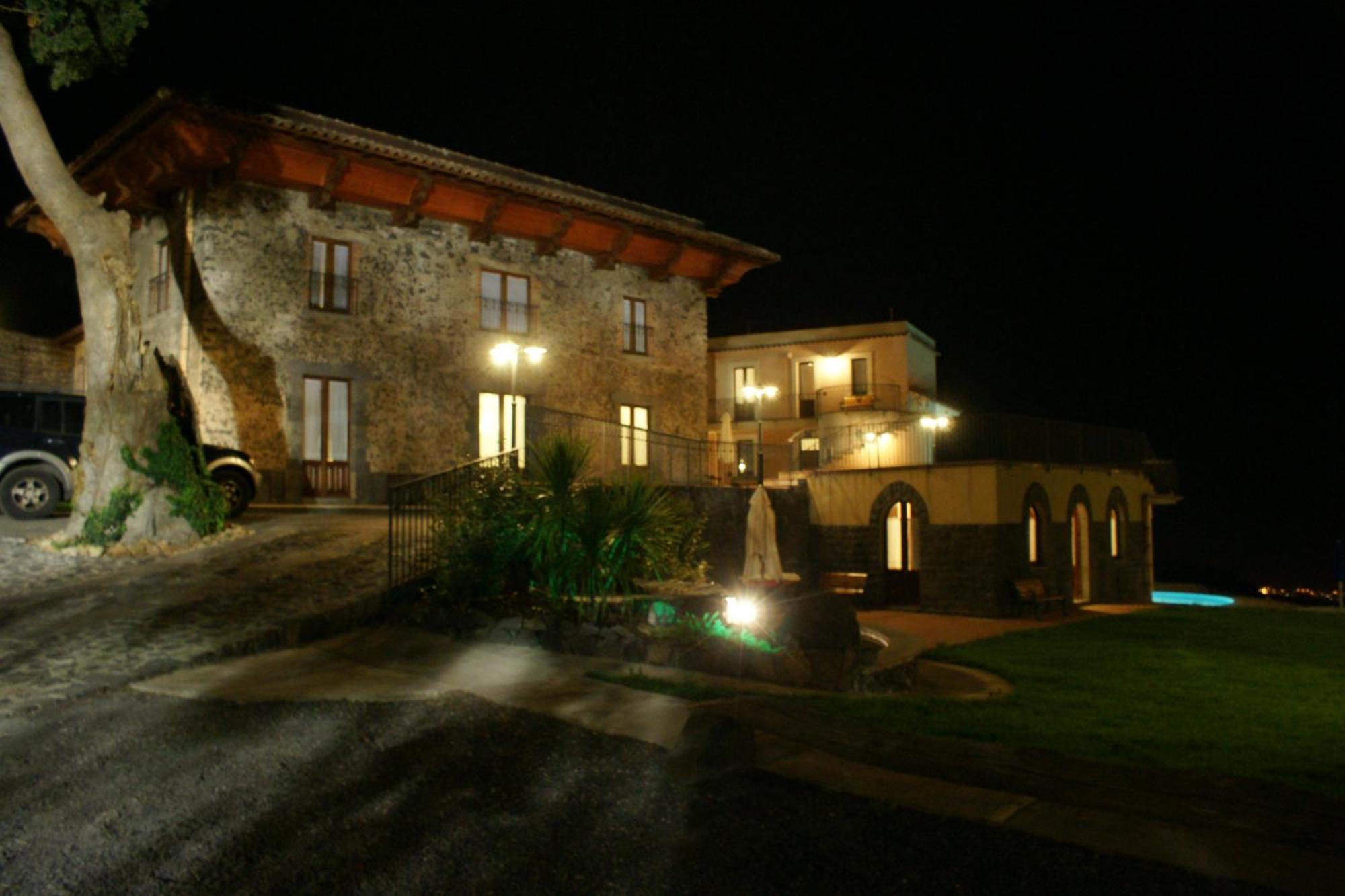 Antico Borgo Petralia Guest House Zafferana Etnea Ngoại thất bức ảnh